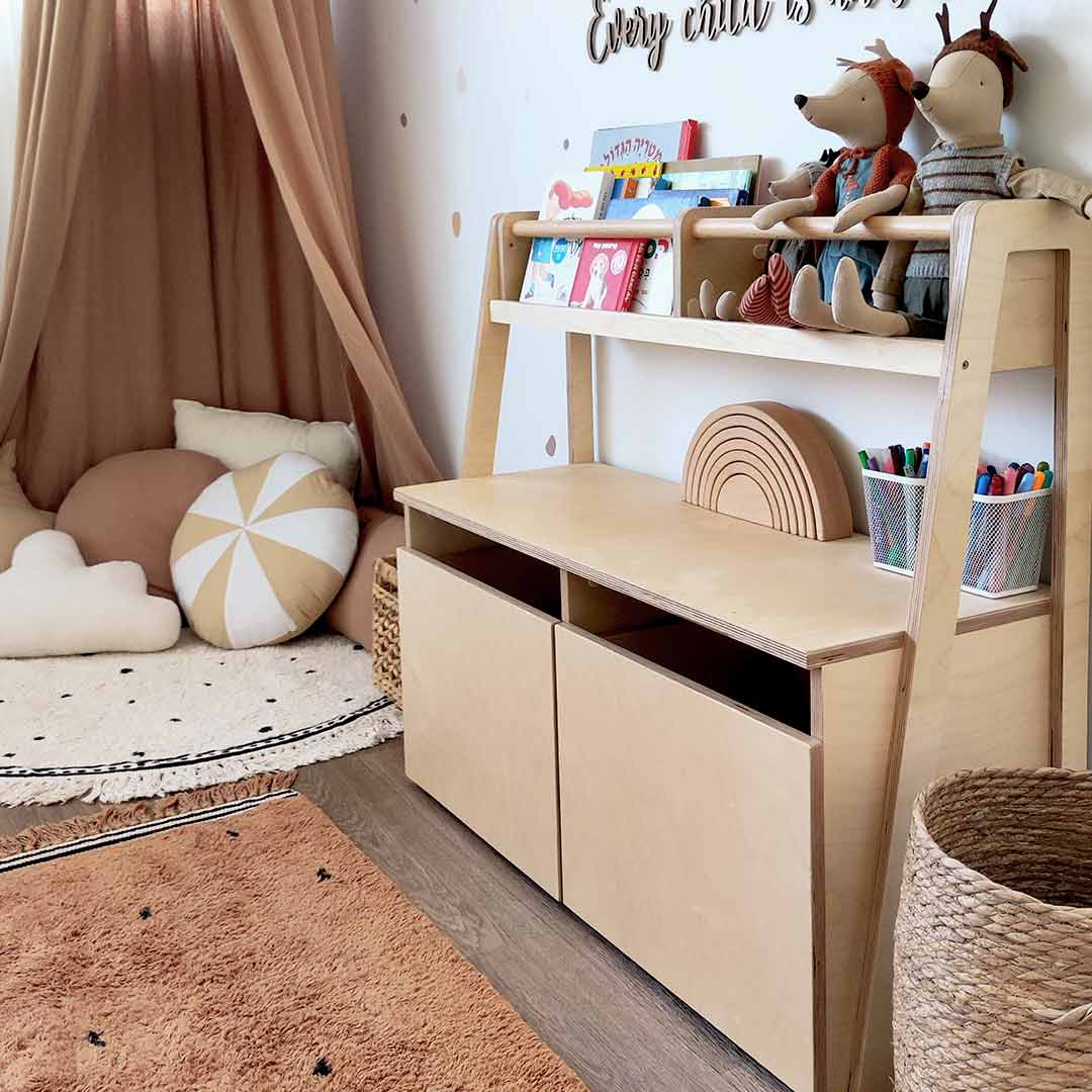 Toy storage and library – organizational solutions for children's rooms