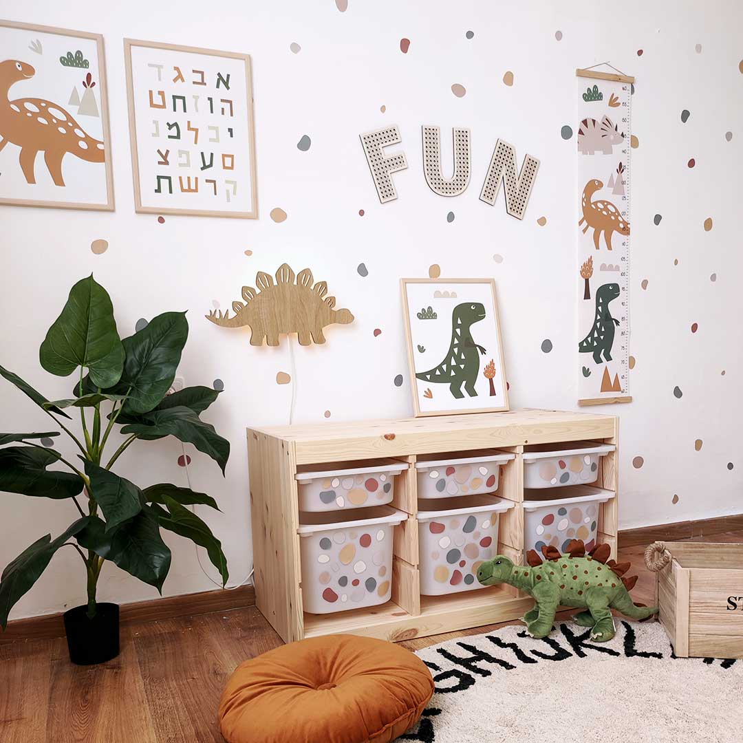 Luz nocturna de dinosaurio de madera para niños.