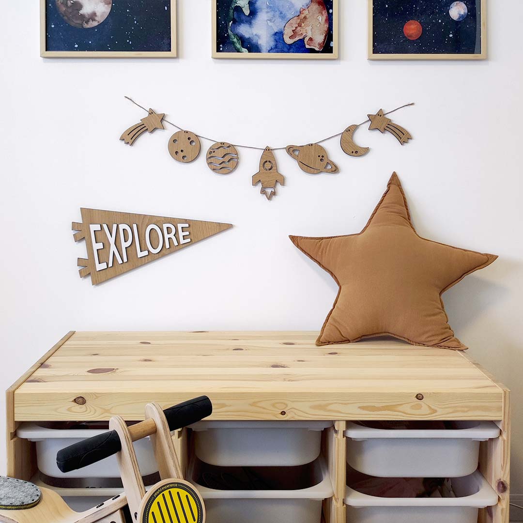 Explore children's room sign – wooden flag