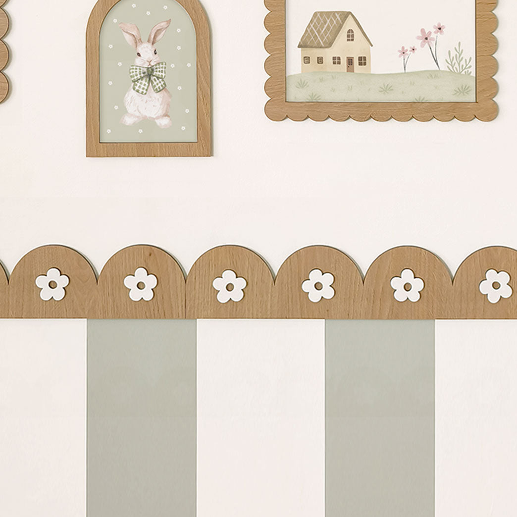 Wooden Wall Cornice – Flowers