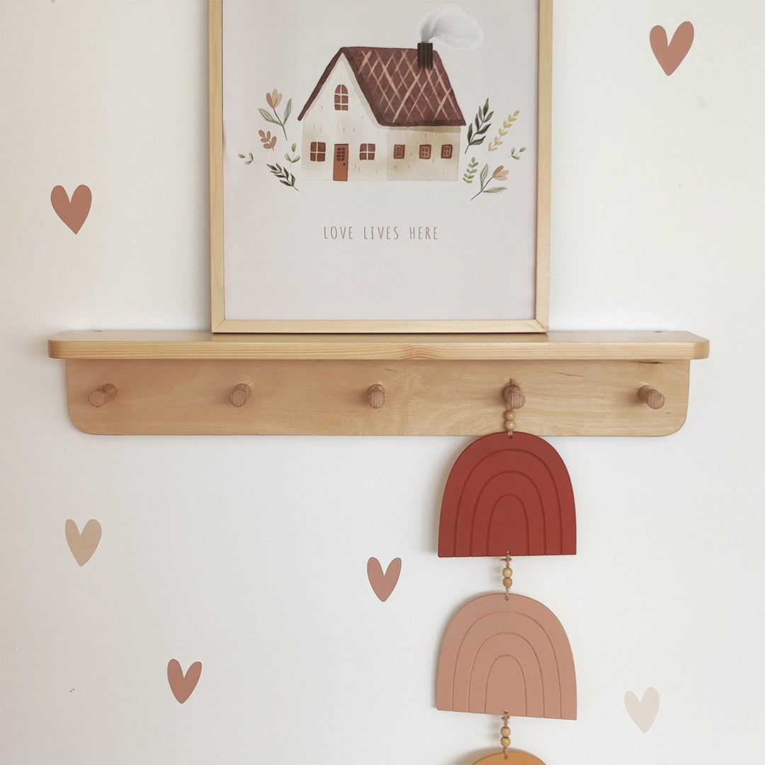 Hanging shelf for children's room