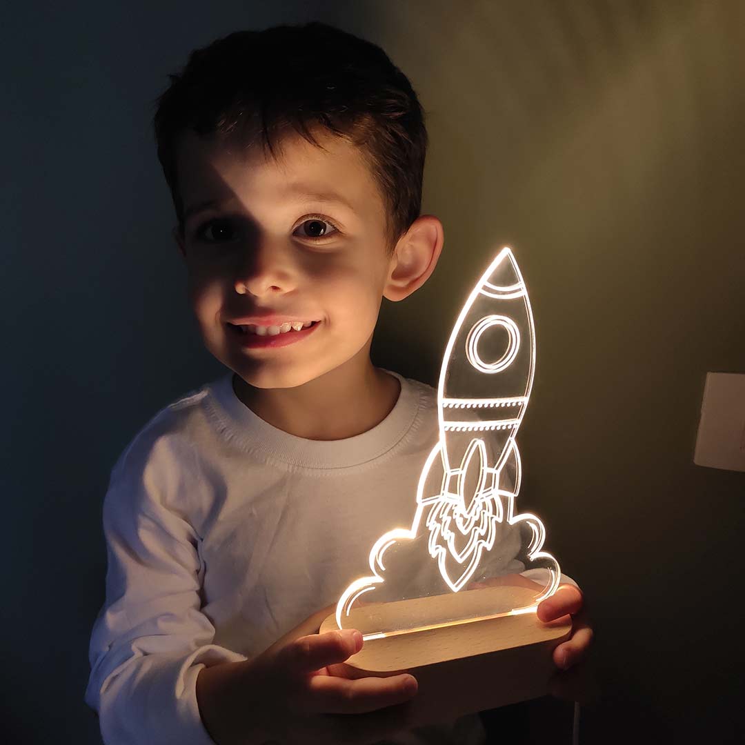 Luz nocturna de nave espacial