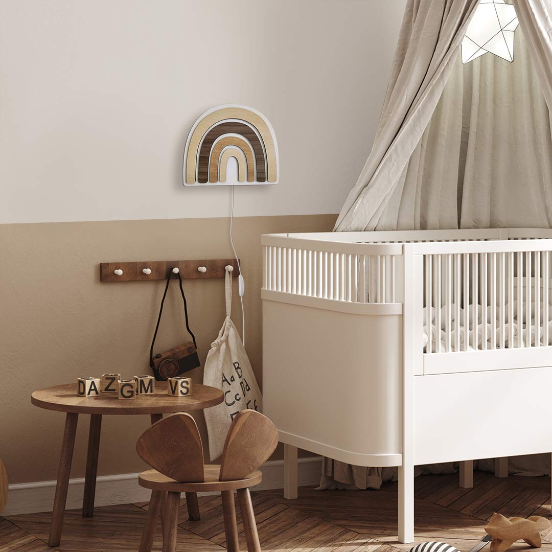 Luz de noche infantil, arcoíris boho chic, hecha de madera.