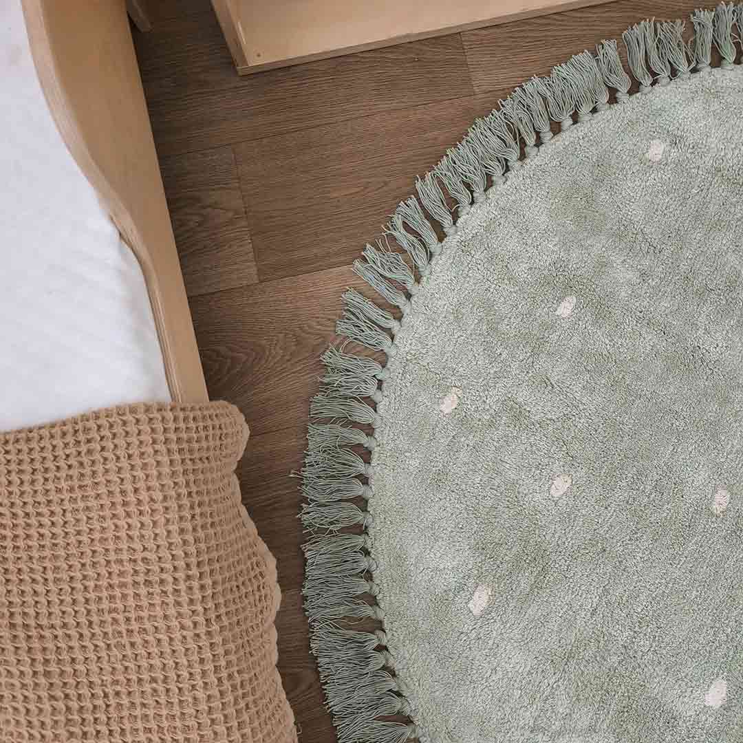 Round rug for children's room in light green with dots – LUCY Light Green