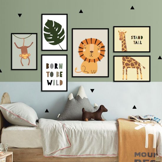 Un juego de arte de pared con temática de safari para la habitación de un niño