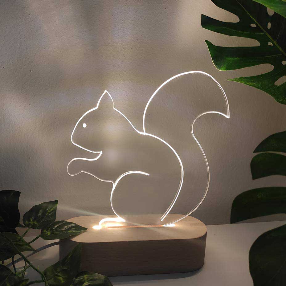 Luz nocturna de ardilla para niños