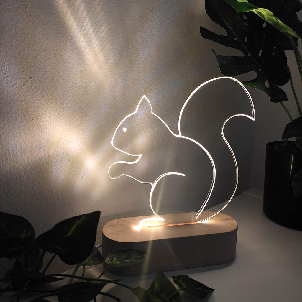 Luz nocturna de ardilla para niños