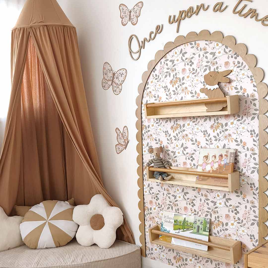 Wooden arch with rounded scalloped waves