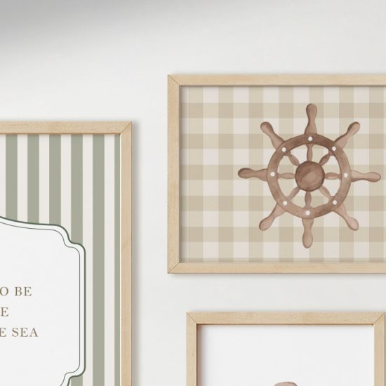 Cuadros para una habitación infantil con barcos y elementos temáticos del océano