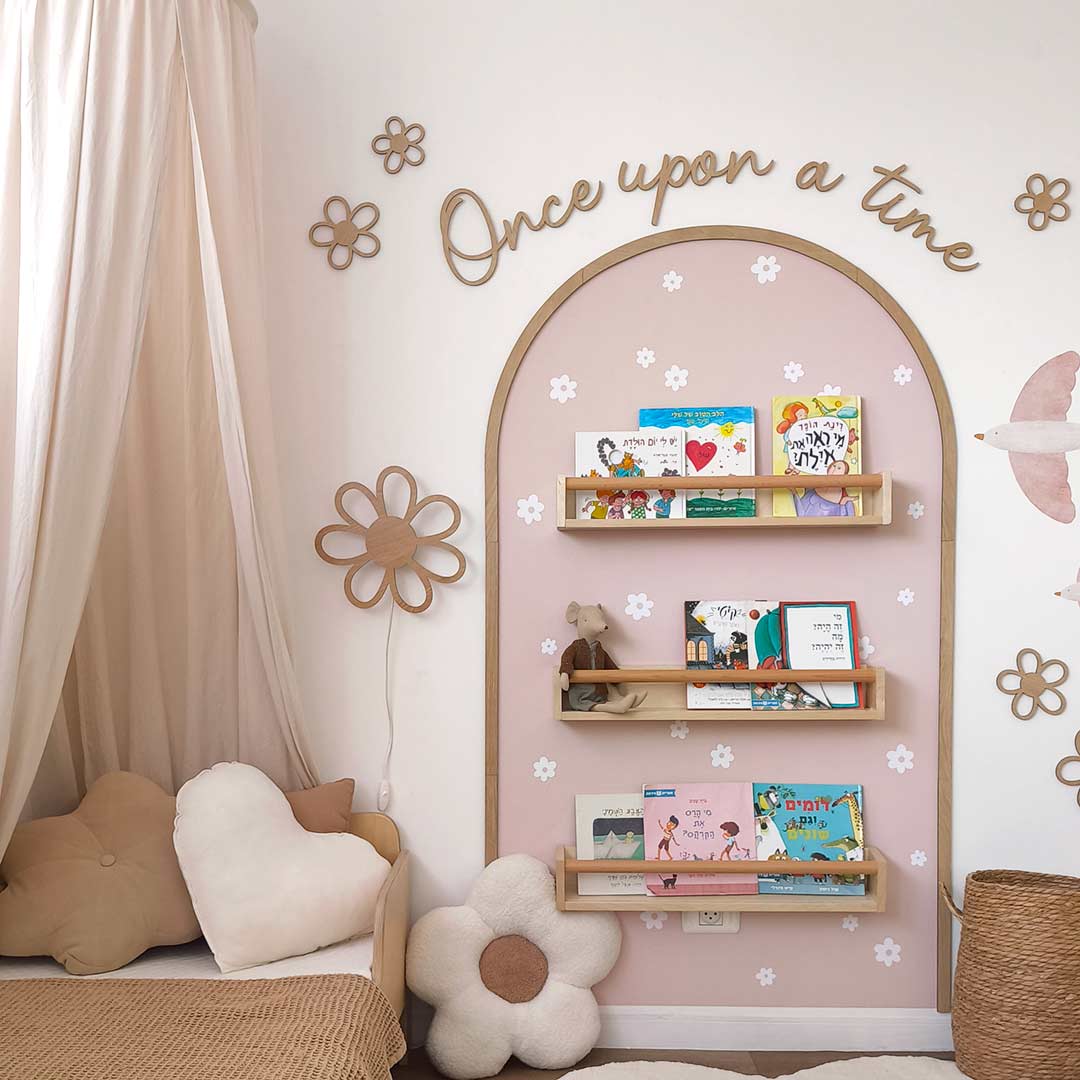 Wooden bookshelf – shelf for children's room