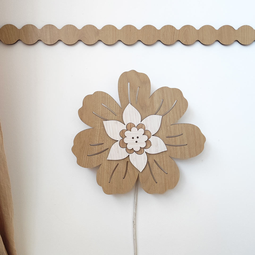 Wooden cornice with circular shapes