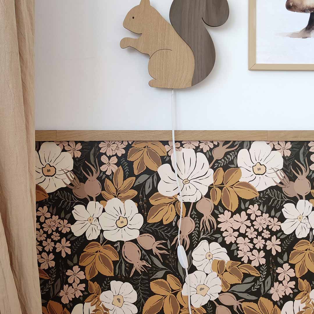 Straight wooden cornice