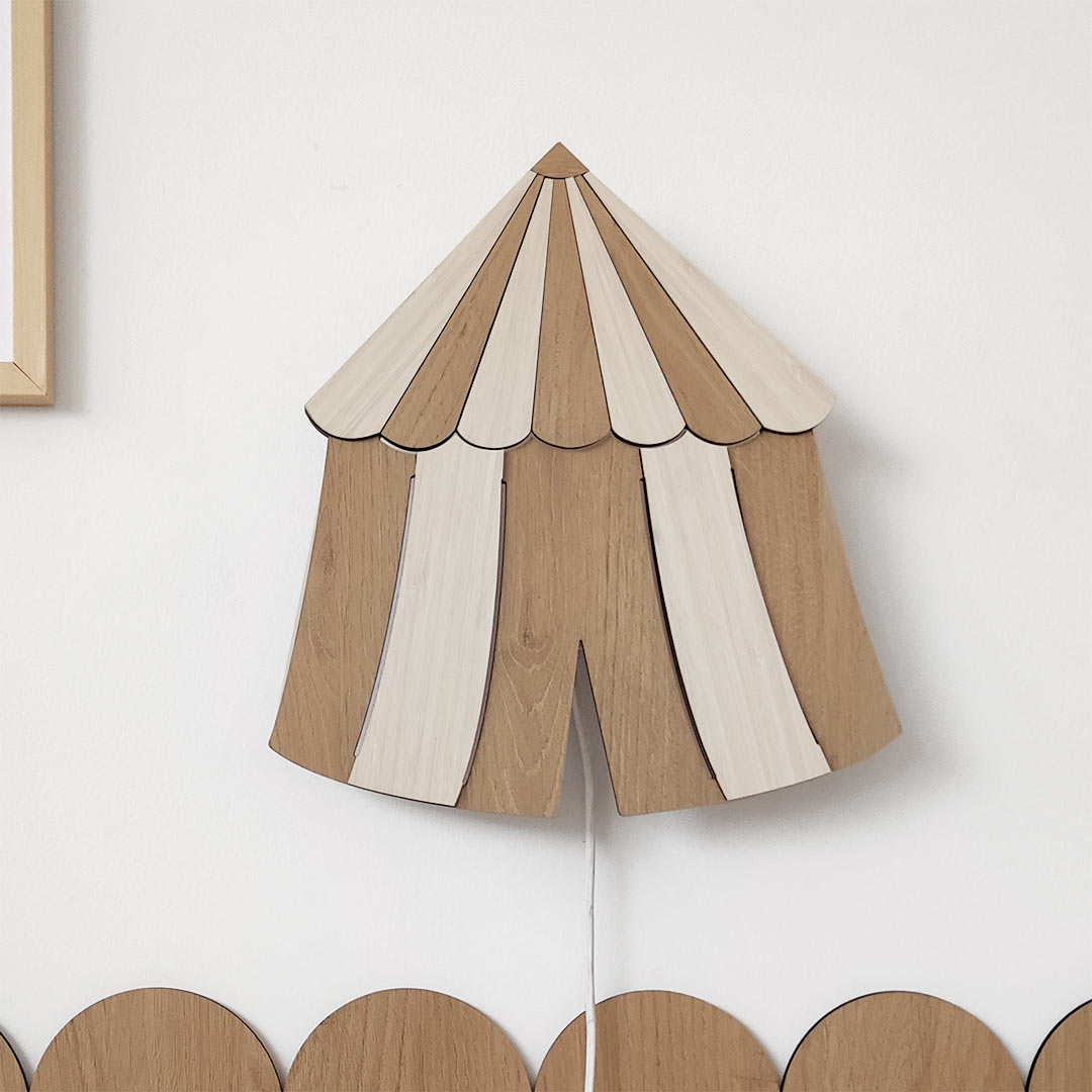 Iluminación para habitación infantil: lámpara de noche con forma de carpa de circo