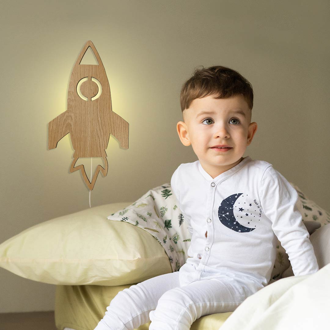 Iluminación para habitaciones infantiles: luz nocturna de nave espacial