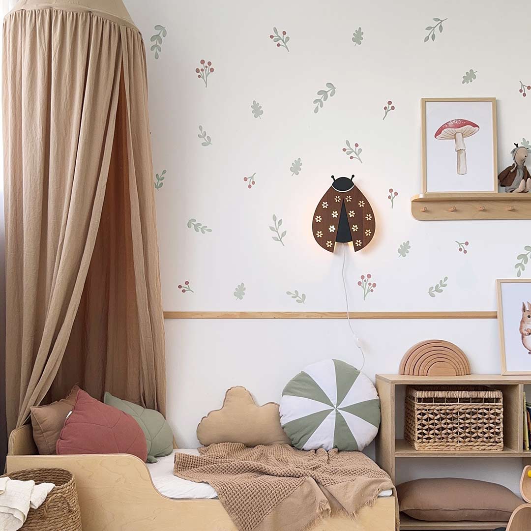 Lámpara de noche Beetle: lámpara de pared para habitación infantil