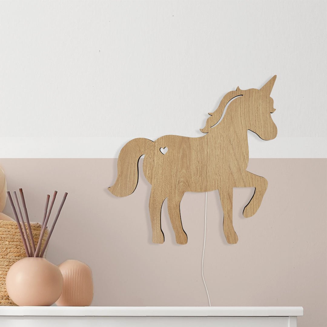 Luz de noche de unicornio de madera para niños.