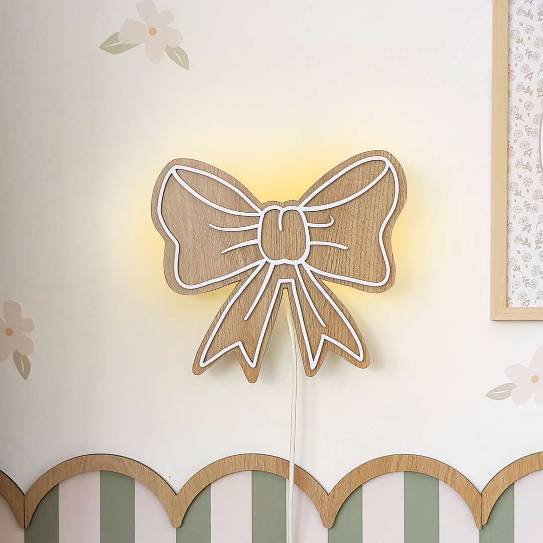 Luz de noche con forma de arco de madera