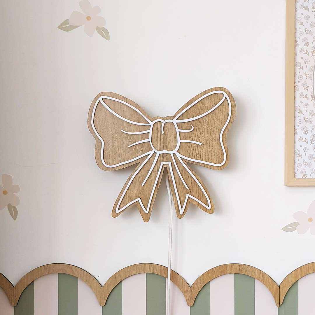 Luz de noche con forma de arco de madera