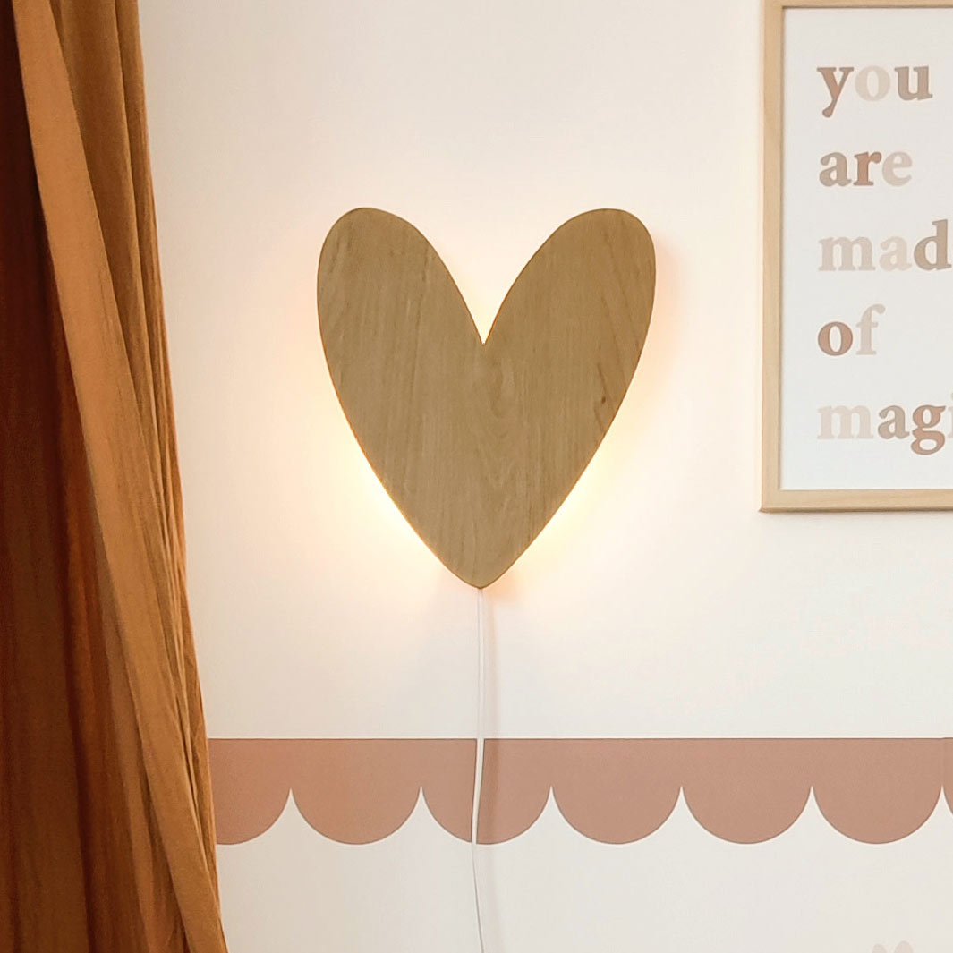 Luz de noche de pared para habitación infantil, diseño de corazón bohemio.