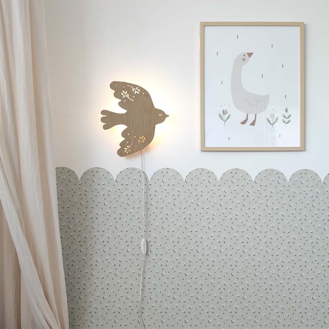 Luz nocturna de pájaro de madera