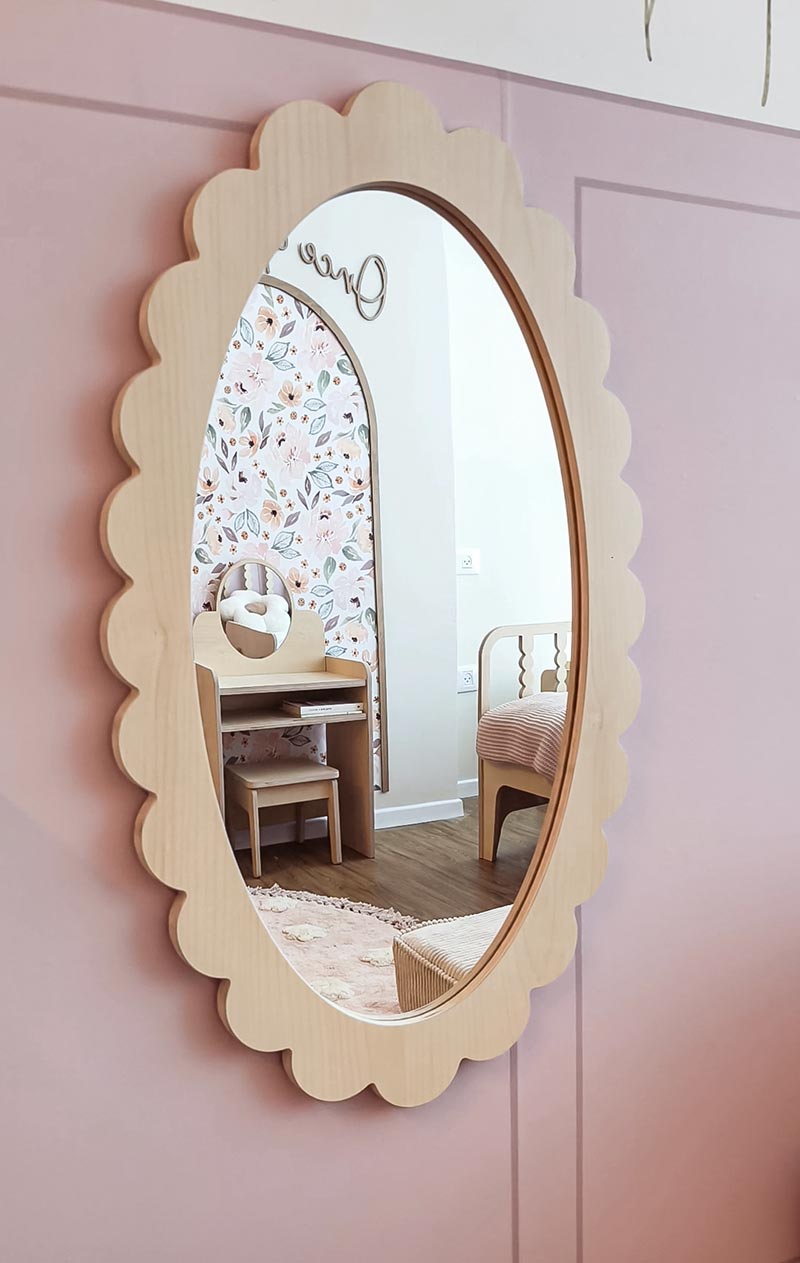 Children's room mirror – oval wave mirror