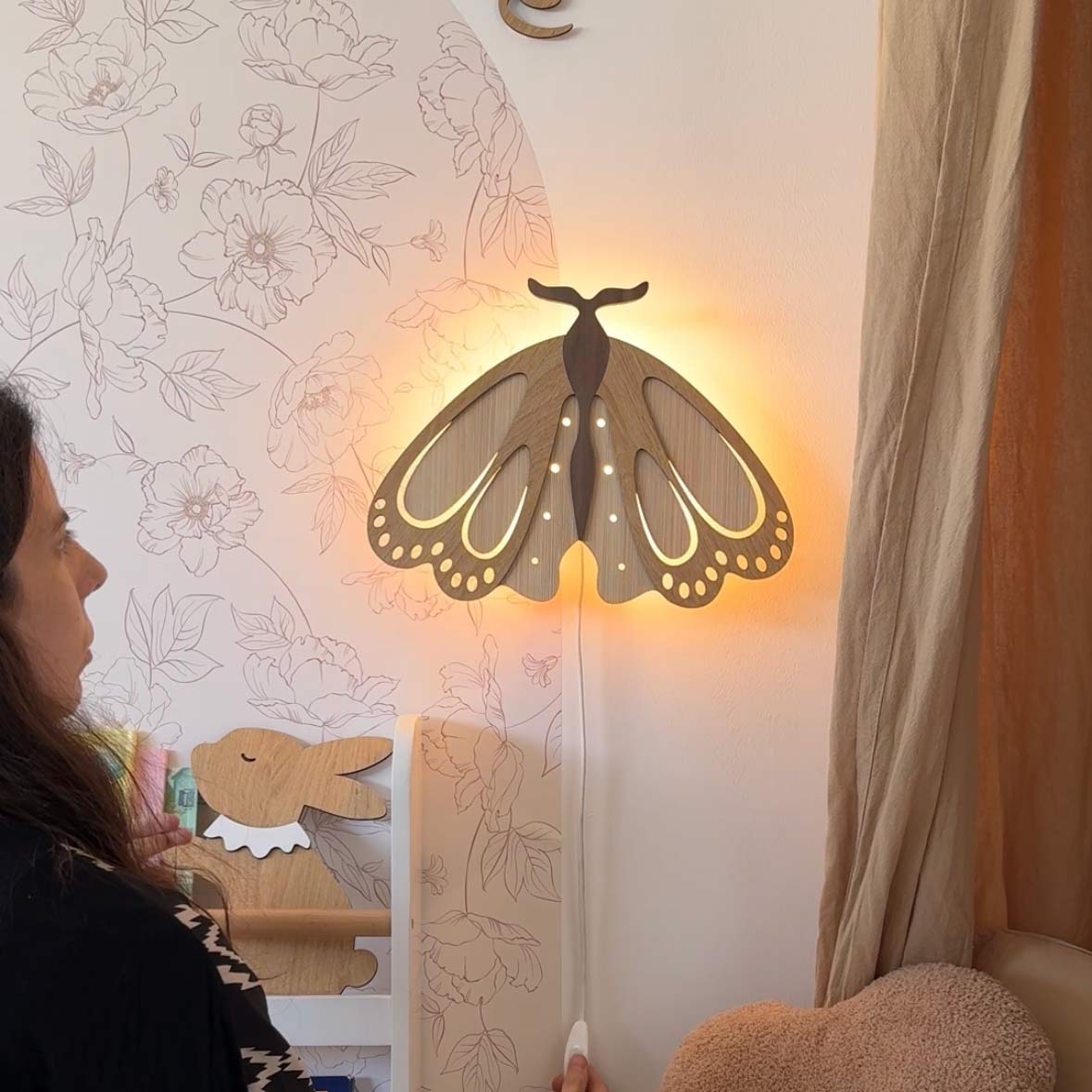 Luz de noche de madera para habitación infantil, montaje en pared, diseño de mariposa
