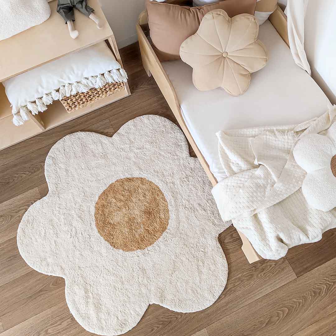 Cotton daisy flower shaped kids room rug – 100% cotton machine washable by Ponponi