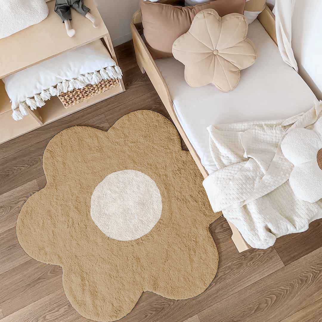 PERAJ brown daisy rug