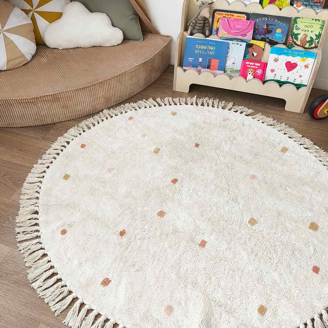 Round cream kids room rug with pink and brown dots ALMA – 100% cotton machine washable by Ponponi