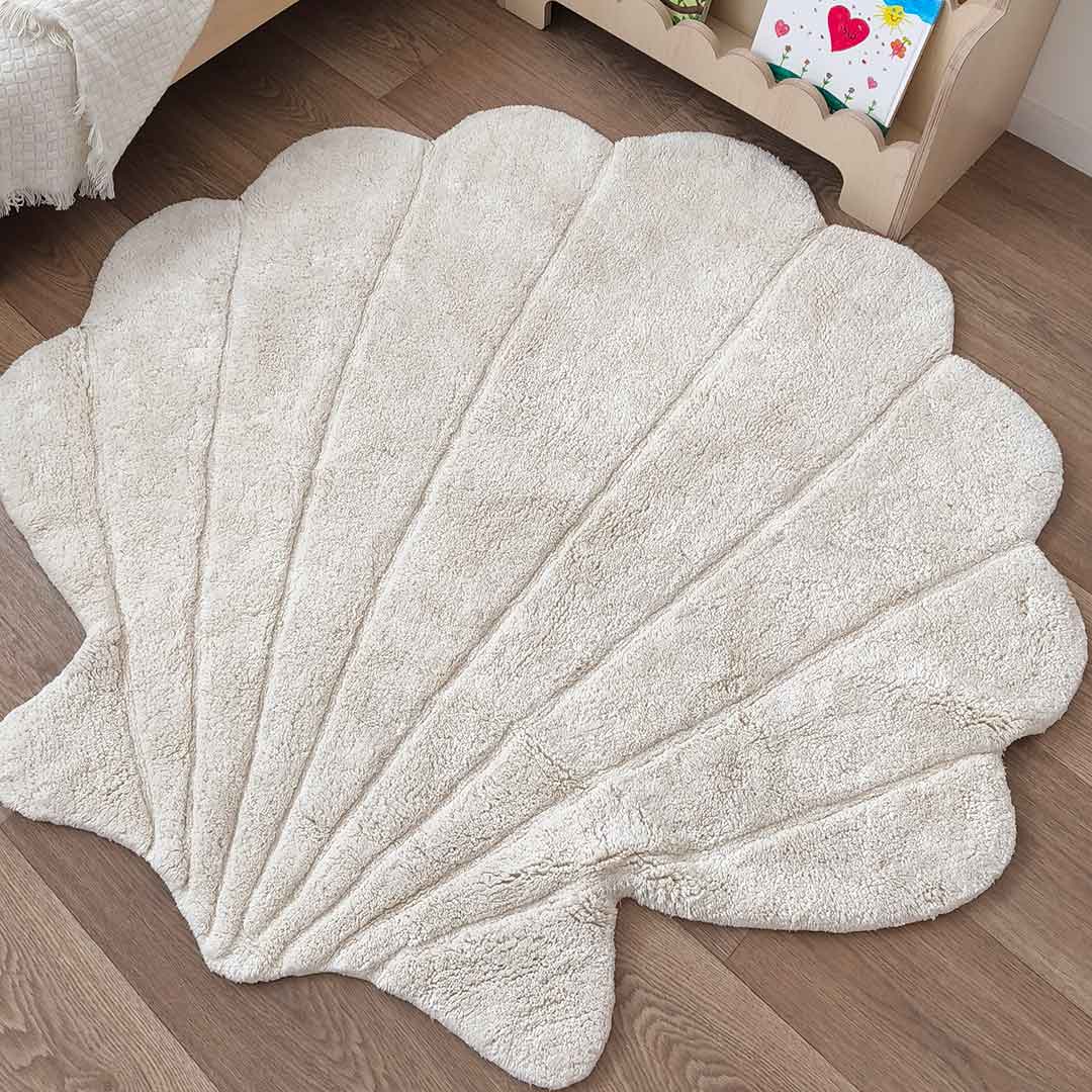 Cream seashell shaped kids room rug SHELL – 100% cotton machine washable by Ponponi