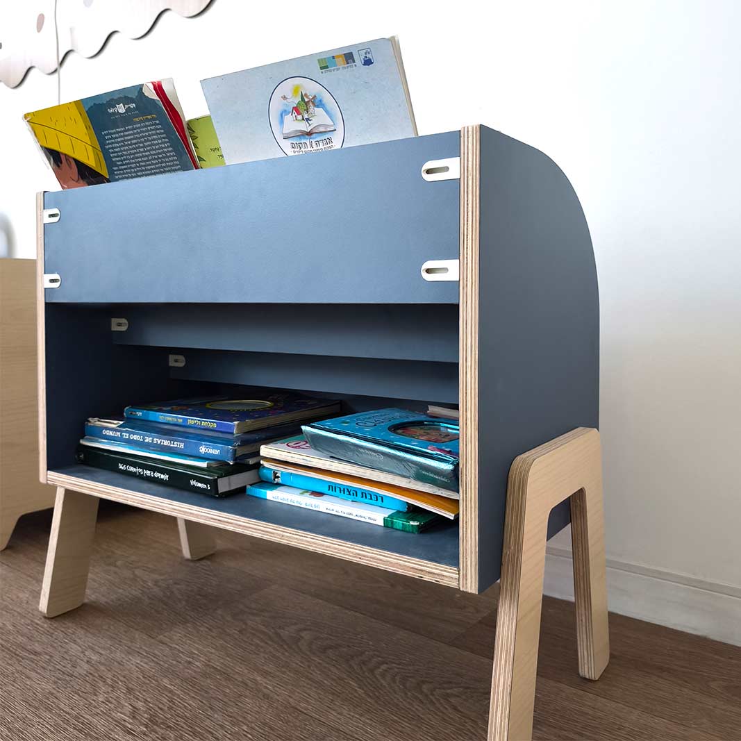 Children's bookcase with secret storage – Alex