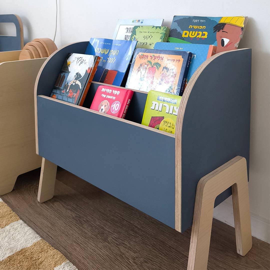 Children's bookcase with secret storage – Alex